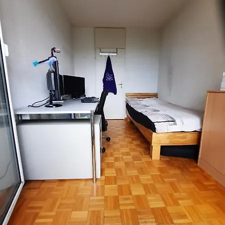 Δωμάτια σε οικογενειακή κατοικία Single Room - *